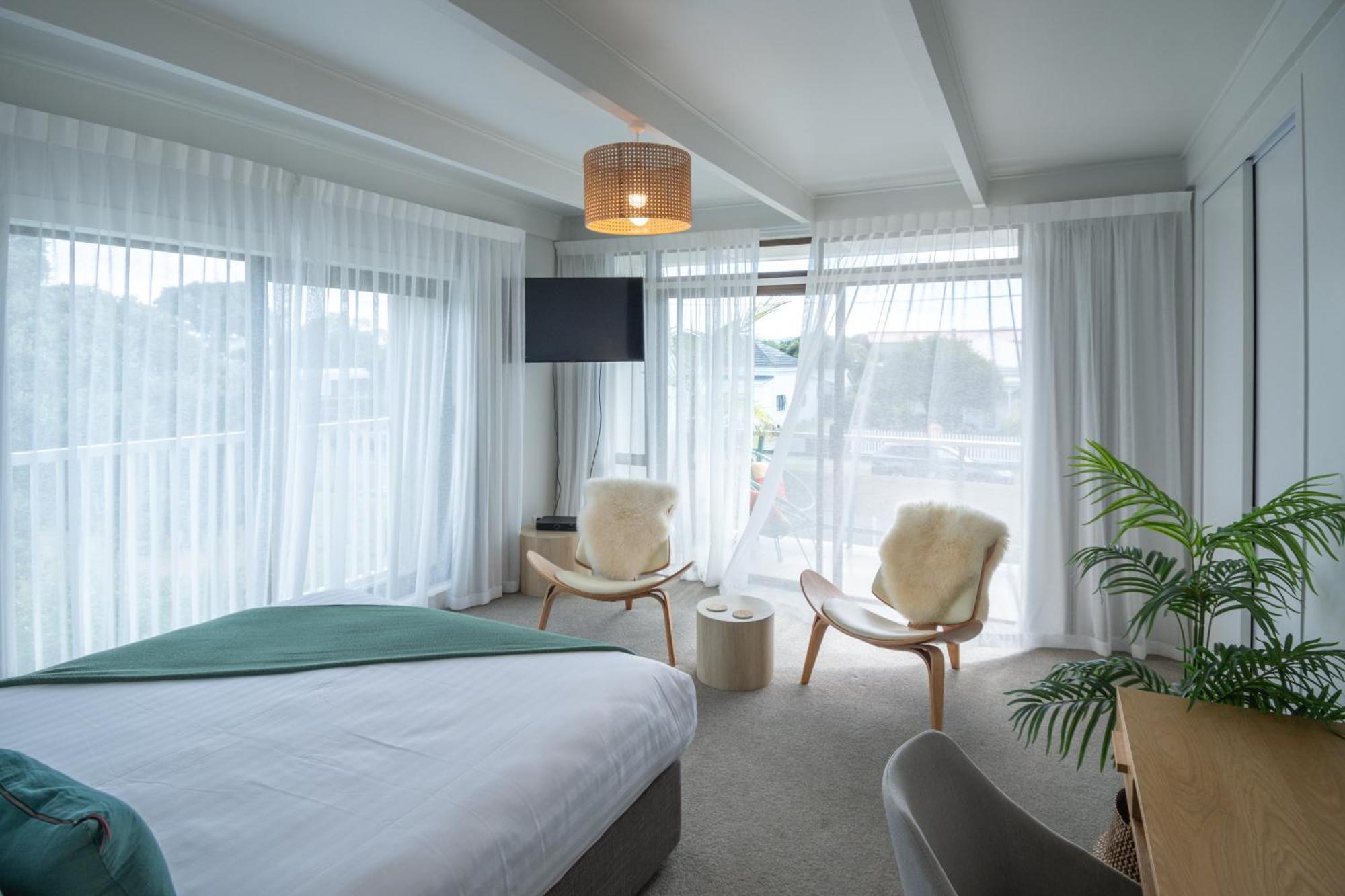 Whispering Sands Beachfront Motel Gisborne Exterior photo