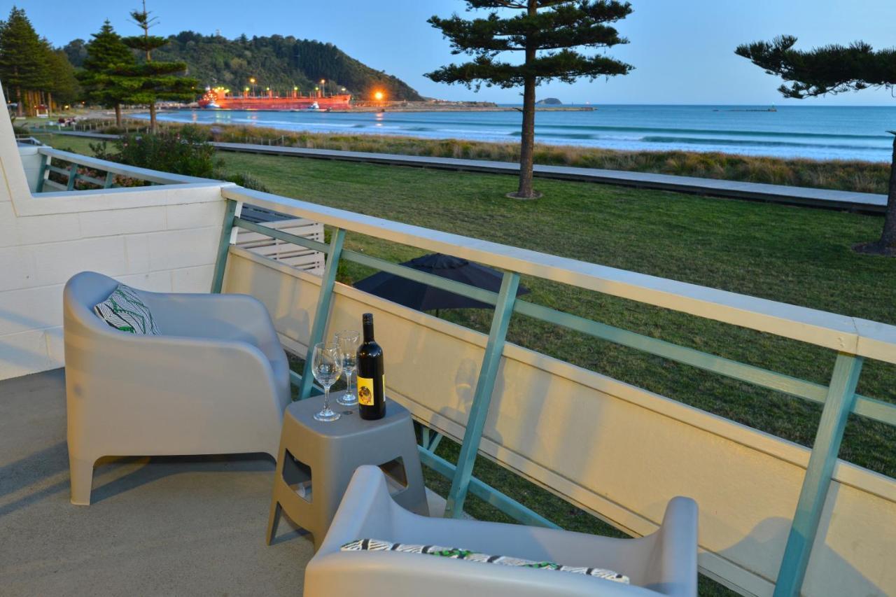 Whispering Sands Beachfront Motel Gisborne Exterior photo